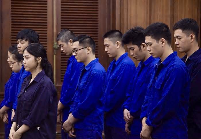 Kịch bản 'rút tiền miễn phí' khiến hàng trăm chủ thẻ tín dụng sập bẫy