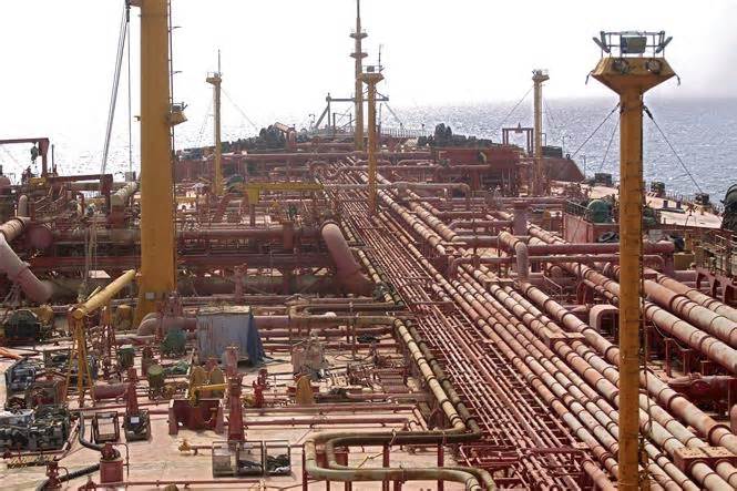 Hoạt động xử lý tàu FSO Safer ngoài khơi Yemen diễn ra thuận lợi
