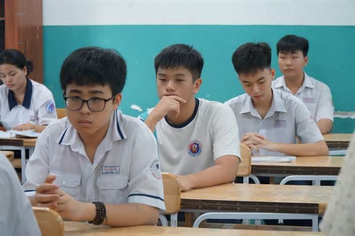Hé lộ nhiều bất ngờ điểm thi vào lớp 10 ở TPHCM