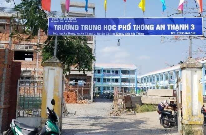 Học sinh đánh nhau, công an mời cô giáo tới làm việc