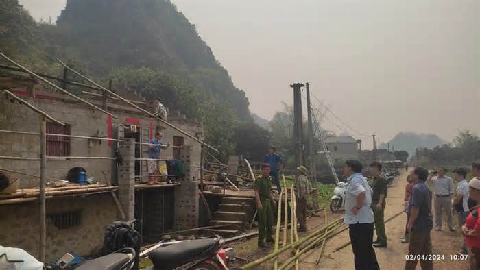 Dông lốc, mưa đá làm hơn 500 nhà dân ở Cao Bằng tốc mái