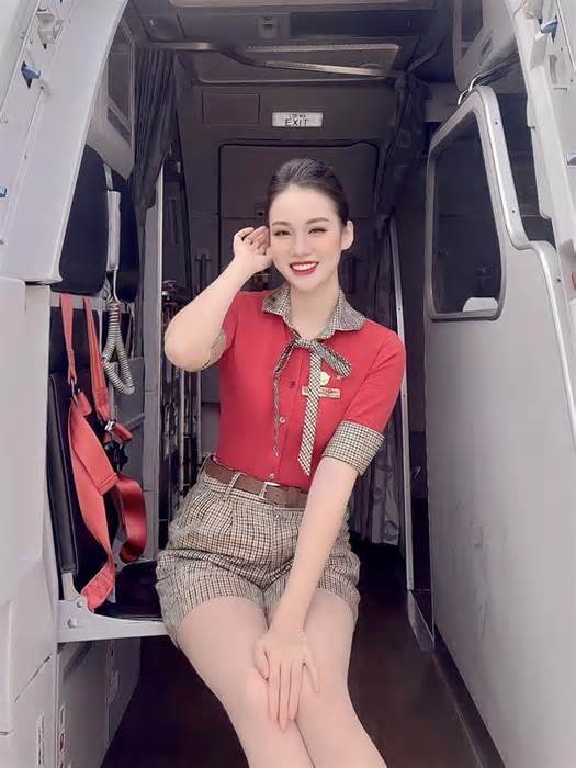 Dàn nữ tiếp viên hàng không Việt “nổi như cồn” vì quá xinh đẹp