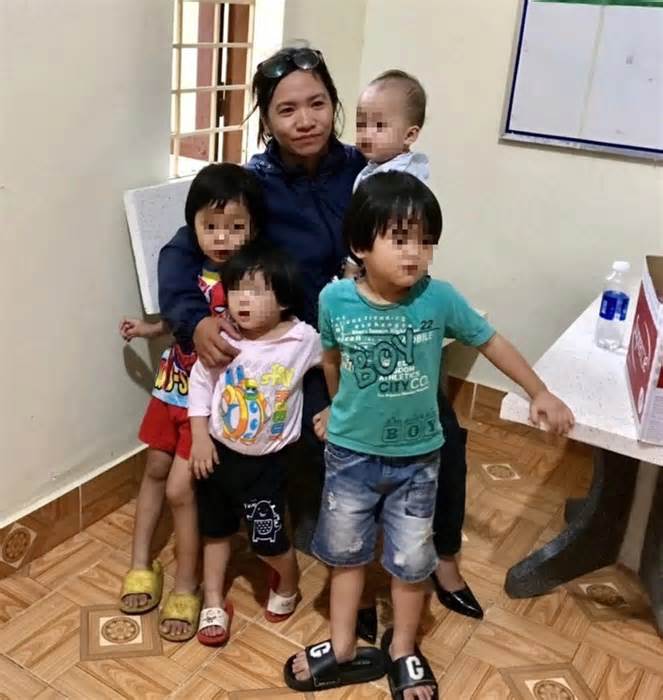 Nữ phóng viên đưa 4 đứa con của 2 vợ chồng bị tạm giam đến phường nhờ trợ giúp