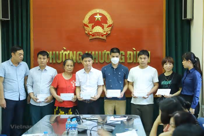 Trao hỗ trợ tới gia đình các nạn nhân trong vụ cháy chung cư Khương Hạ