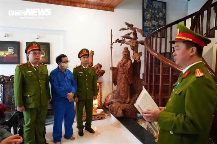 Công an khám xét nơi làm việc, chỗ ở của Giám đốc Đại học Huế Lê Anh Phương