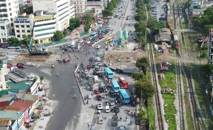 Hạn chế, cấm nhiều loại xe qua nút giao Giải Phóng - Kim Đồng và phố Kim Đồng