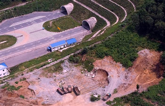 Tỉnh Thanh Hóa chỉ đạo xử lý vụ khai thác đất thải ở khu vực hầm Thung Thi cao tốc Bắc Nam