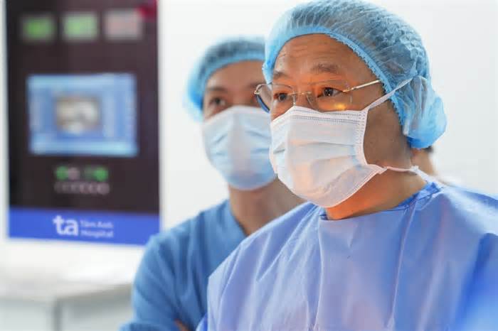 Hai cha con ung thư đại tràng do đột biến gene