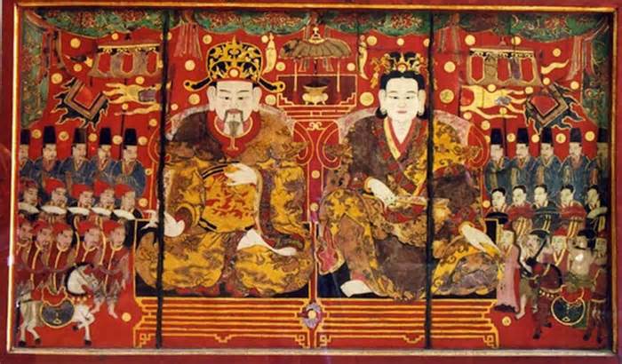Ai là hoàng đế đầu tiên của Việt Nam, truyền ngôi cho người ngoài?