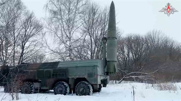 Video: Nga sử dụng tên lửa Iskander-M trong cuộc tấn công vào cơ sở hạ tầng quân sự của Ukraina tại Kupyansk