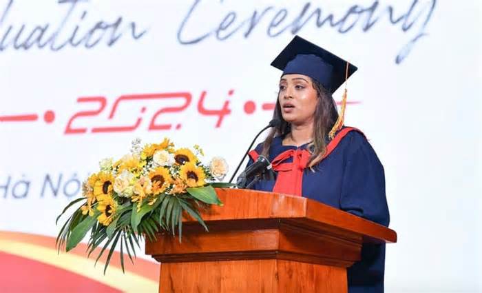Nữ sinh Đại học Bách khoa người Sri Lanka xúc động kể về mẹ trong lễ tốt nghiệp