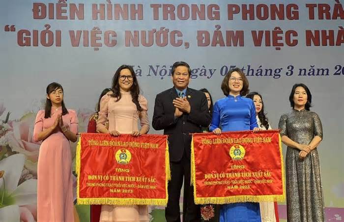 Biểu dương điển hình thi đua “Giỏi việc nước, đảm việc nhà”