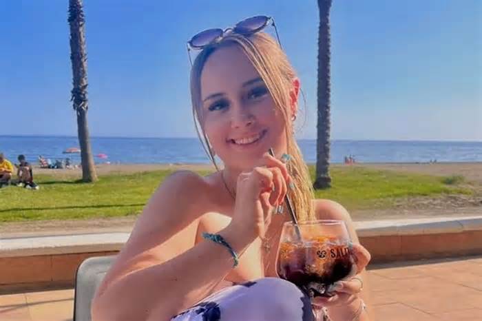 Hoa khôi 21 tuổi tử nạn vì bị chính ôtô của mình ép vào tường