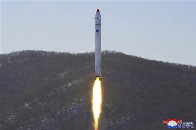 Triều Tiên 'thông báo cho Nhật Bản' kế hoạch phóng vệ tinh