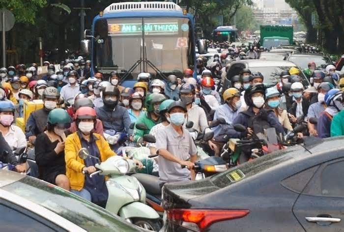 Phương tiện dày đặc ở 6 điểm ùn tắc mới phát sinh tại TP Hồ Chí Minh