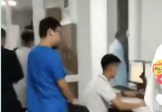 Xác minh thông tin bác sĩ Bệnh viện Hữu nghị Việt Đức sàm sỡ bệnh nhân 16 tuổi