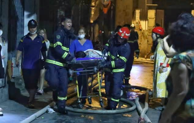 Cháy chung cư mini ở Hà Nội: Hiện 12 người đã tử vong, còn nhiều người nguy kịch