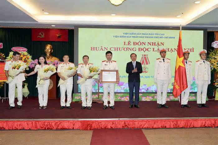 Viện Kiểm sát Nhân dân TP.HCM nhận Huân chương độc lập hạng Nhì