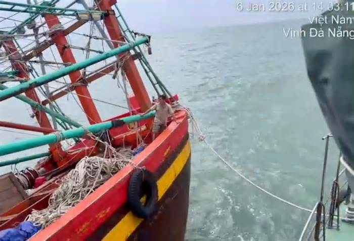 Biên phòng Đà Nẵng: Kịp thời cứu nạn 6 ngư dân gặp nạn trên biển