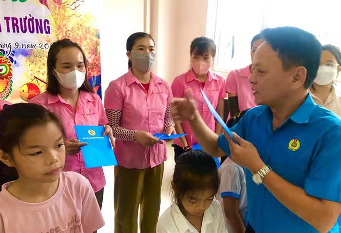 Công đoàn huyện Nghi Lộc tổ chức Tết Trung thu cho con công nhân