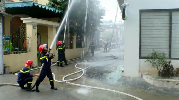 Thực tập phương án chữa cháy và cứu nạn tại một chung cư mini ở Ninh Bình