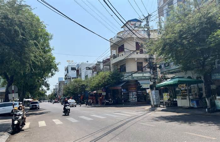 Vụ du khách tố bị 'chặt chém' phí đỗ xe ở Quy Nhơn: Phạt 2 chủ fanpage loan tin sai