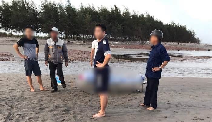 Nam thanh niên tử vong khi cùng em trai tắm biển gần nhà thờ đổ Nam Định