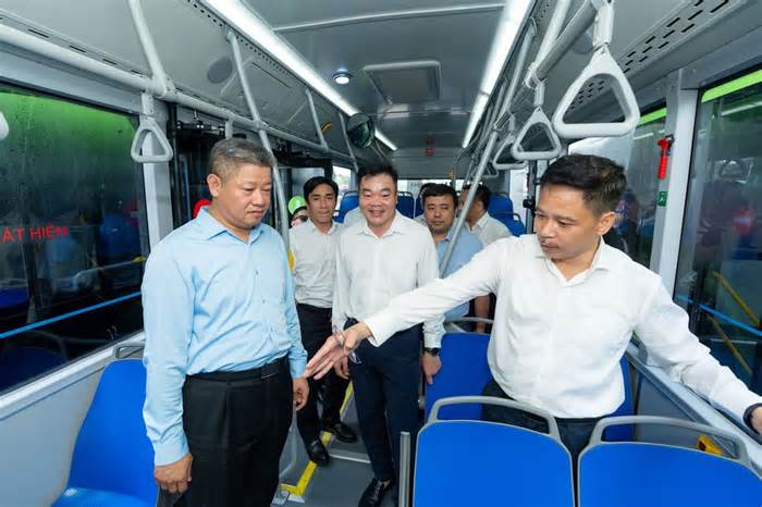 Đưa vào hoạt động xe buýt điện kết nối Đông Anh với trung tâm Hà Nội