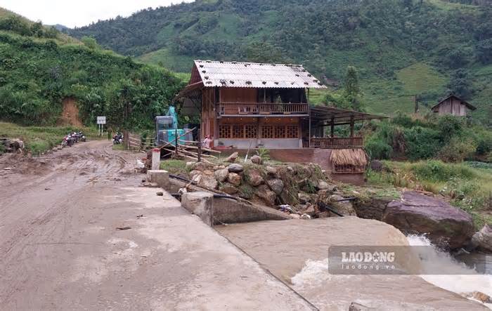 Khó khăn trong di dời người dân ở Lào Cai khỏi khu vực thiên tai