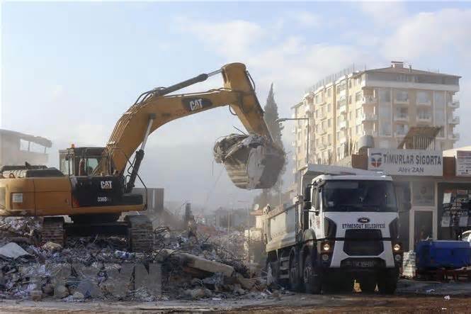 Thổ Nhĩ Kỳ mở rộng điều tra sai phạm trong xây dựng các tòa nhà bị sập