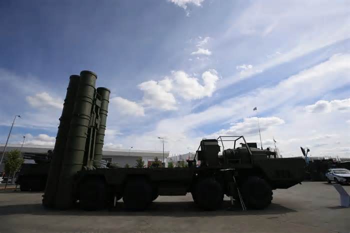 Ukraine dồn dập phóng tên lửa, phá hủy radar phòng không của Nga trong đêm
