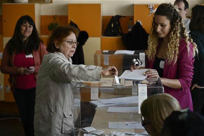 Thăm dò sau bầu cử quốc hội Bulgaria: Liên minh PP-DP dẫn đầu