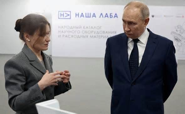 Ông Putin nói Nga đã thoát khỏi 'vòng kim cô công nghệ' của phương Tây