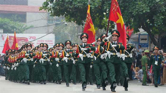 Những 'bóng hồng' tham gia diễu binh, diễu hành kỷ niệm 70 năm Chiến thắng Điện Biên Phủ