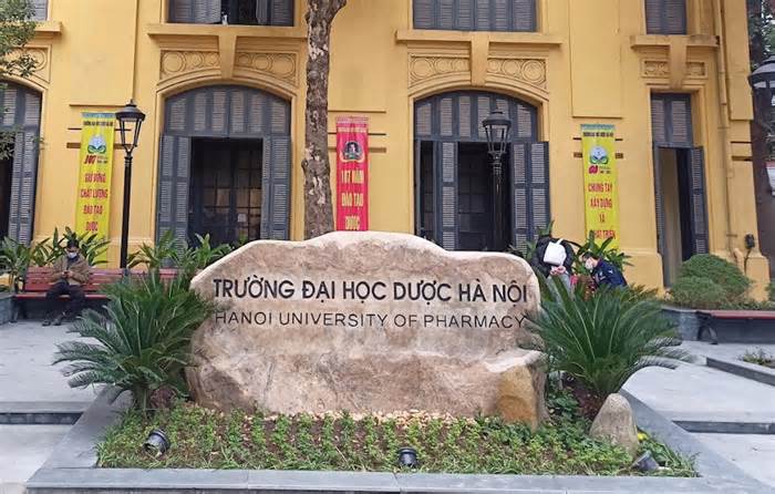 58 thí sinh đầu tiên tuyển thẳng vào trường Đại học Dược Hà Nội 2024