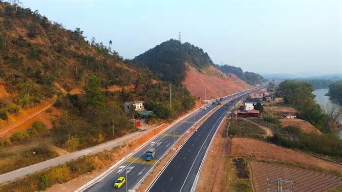 Tây Bắc cuối ngày: Loạt dự án nâng tầm giao thông vùng biên