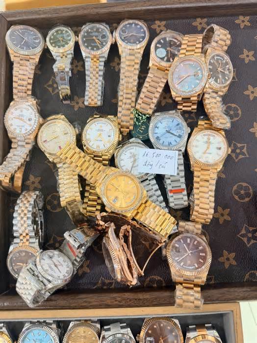 Khởi tố giám đốc công ty Dwatch vì kinh doanh hàng hiệu giả