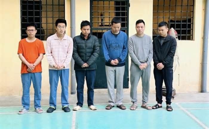 Thêm giám đốc và 5 thuộc cấp trung tâm đăng kiểm ở Hà Nội bị bắt