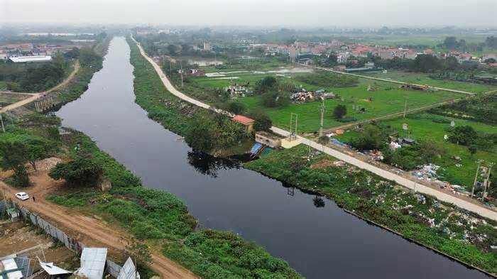 Cận cảnh sông Nhuệ ô nhiễm vừa được Bộ Nông nghiệp nêu giải pháp hồi sinh