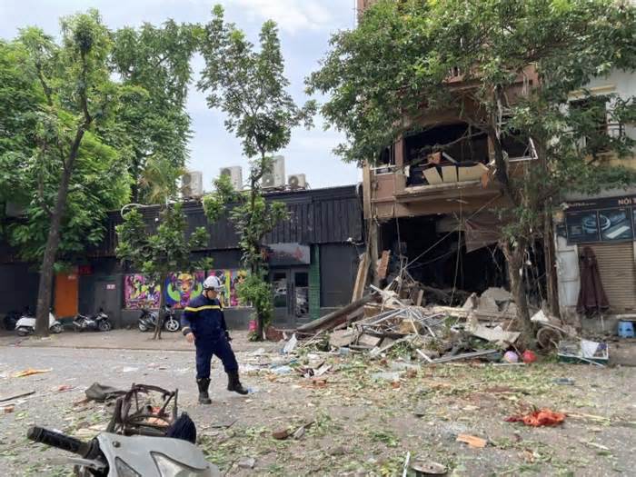 4 nạn nhân bỏng nặng sau vụ nổ trên đường Yên Phụ