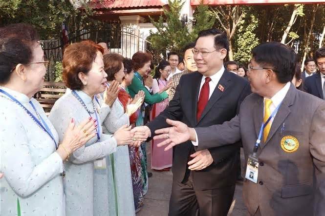 Chủ tịch Quốc hội Vương Đình Huệ thăm Khu di tích Chủ tịch Hồ Chí Minh tại Udon Thani