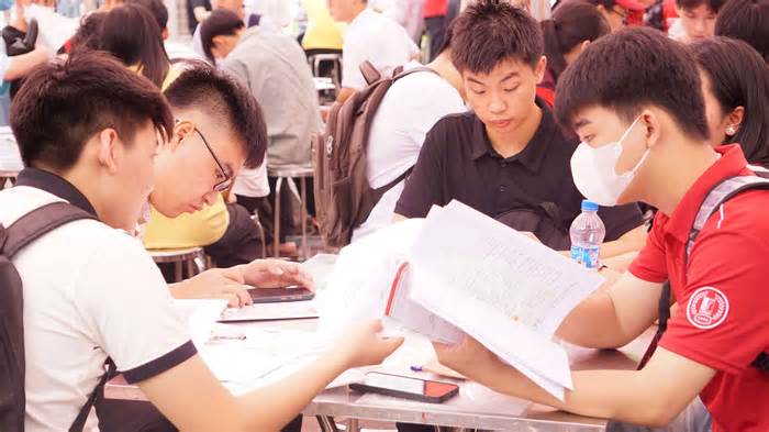 Đại học Bách khoa Hà Nội: Dừng ngay hợp đồng với đơn vị cung cấp suất ăn