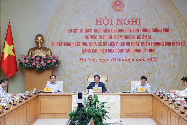 Chủ tịch TP.HCM Phan Văn Mãi đề xuất sửa loạt vấn đề 'nóng' về dịch vụ công trực tuyến