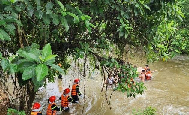 Đi câu cá, người đàn ông bị lũ cuốn tử vong ở Bắc Kạn