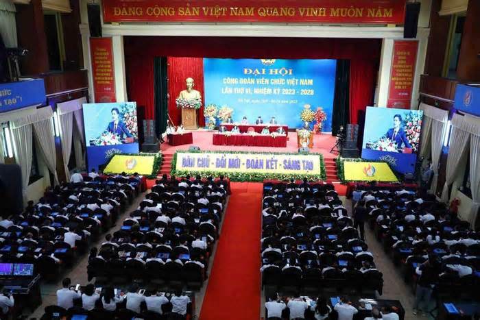 300 đại biểu dự phiên làm việc thứ nhất Đại hội VI Công đoàn Viên chức Việt Nam
