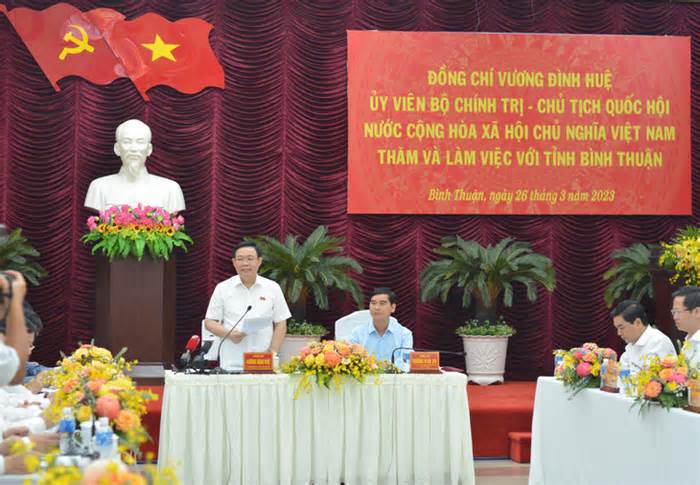 Chủ tịch Quốc hội: 'Bình Thuận phải biến từ khô - khó - khổ sang xanh - sạch - đẹp - giàu'