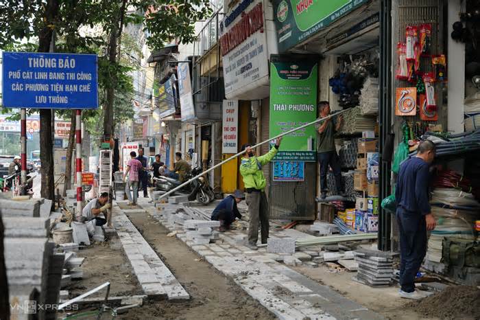 Vỉa hè lát đá ở Hà Nội 'chưa ghi nhận hư hỏng lớn'