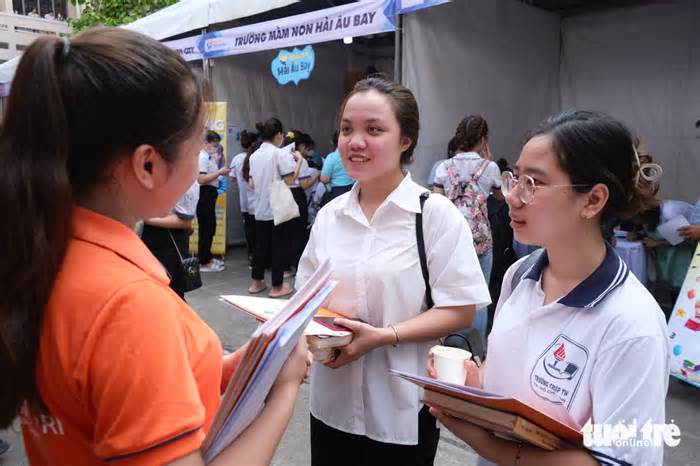 1.000 sinh viên ngành giáo dục mầm non tìm cơ hội tại ngày hội việc làm