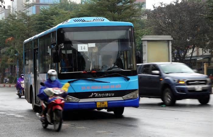 Người dân 'sốc' khi biết 6 tuyến buýt ở Hà Nội có thể phải dừng khai thác