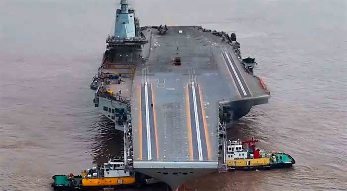 Đoạn video cho thấy hoàn thành của tàu sân bay Trung Quốc Fujian